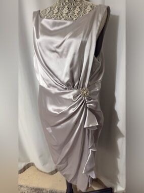 Sz 3X Women's Silver Cocktail Sleeveless Dress Side Flounce Brooch & Ruching